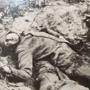 photo-of-world-war-one-dead-german-machine-gunners-in-foxhole-card-is-slightly-trimmed