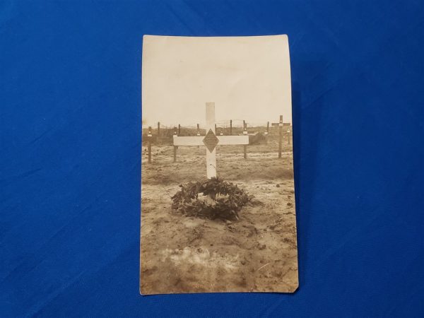 photo-of-17th-engineer-soldier-grave-with-others-in-the-background-in-france-1918