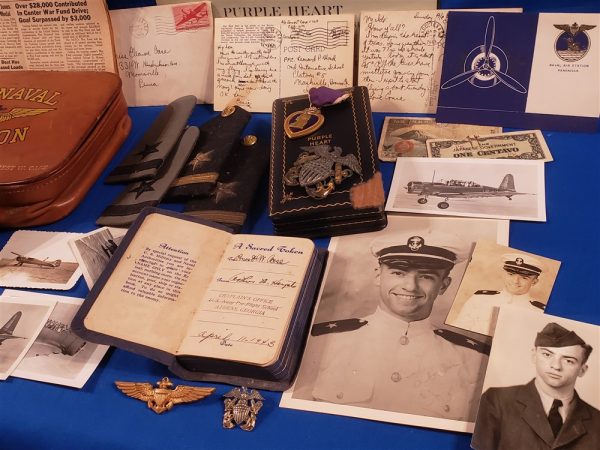 group-navy-hellcat-pilot-kia-with-named-items-photos-purple-heart-not-named-and-shaving-embossed-box