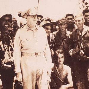 photo-of-general-mac-authur-in-the-pacific-with-the-troops