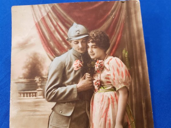 french-world-war-post-card-of-2-french-lovers-with-writing-on-the-back