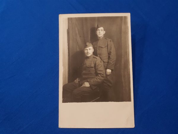 photo-of-two-6th-div-division-soldiers-in-uniform-with-artillery-collar-disc