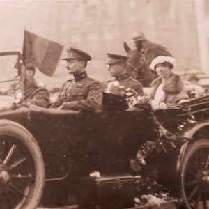 post-card-world-war-king-albert-and-queen-in-touring-car