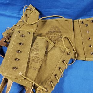 pair-of-late-war-mountain-troop-ski-legging-1945-dated-with-the-leather-straps-and-in-great-condition