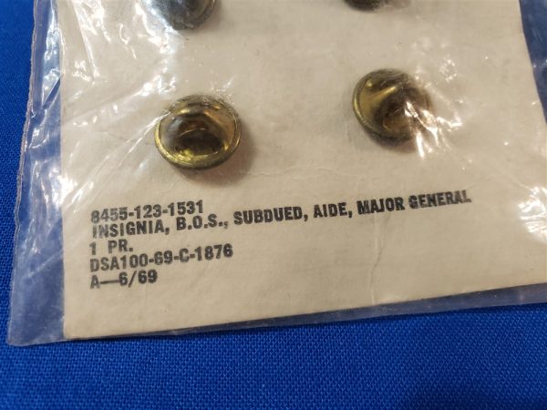 insignia-bg-brigadier-genereal-subdude-1969-clutch-package-card