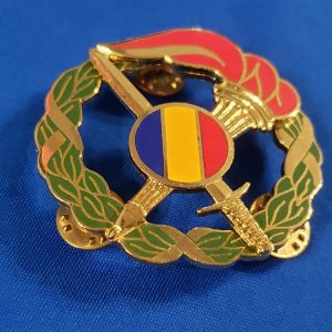 pocket-badge-instructor-infantry-training-school-enamel-clutch-back