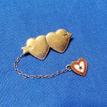 son-in-service-joined-hearts-enamel-world-war-two-pin-not-engraved-back-size