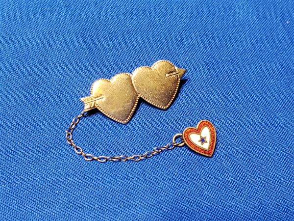 son-in-service-joined-hearts-enamel-world-war-two-pin-not-engraved-back-size