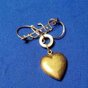 sweetheart-world-war-two-wire-photo-broach-with-heart-and-pearl-ring-sweethrt-wwii-back-size