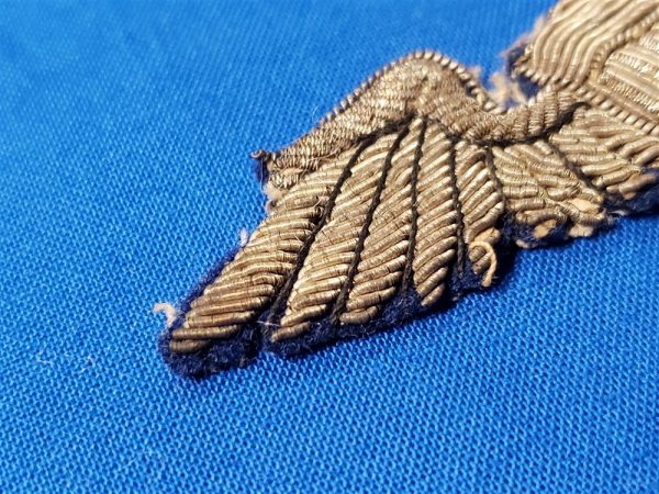 wing-pilot-british-made-bullion-full-size-with-blue-edges-combat-crew-type-uniform-removed