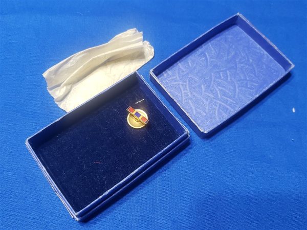 medal-box-1933-reissue-with-lapel-pin-cuban-occupation