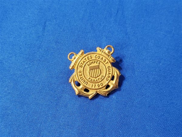 uscg-cap-badge-wwii-world-war-two-screw-back-overseas-nut