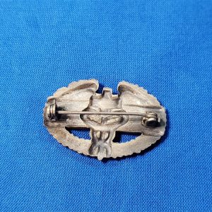 combat medic-badge-wwii-hollow-back-variation-with-original-pin