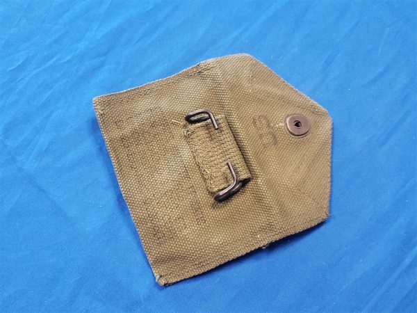 first-aid-pouch-1950s-for-the-individual-bandage-m43-pattern