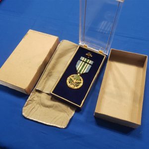 medal-joint-commendation-1965-dated-vietnam-with-the-original-box-back