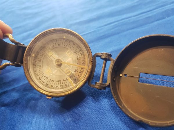 lensatic-compass-korean-war-1951-dated-near-mint-condition-works