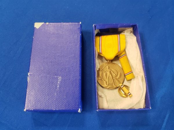 medal-am-american-defense-in-original-box-complete-dated-1945