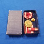 medal-good-conduct-box-1944 dated-complete-with-ribbon-and-lapel-pin-back-wwii-gc