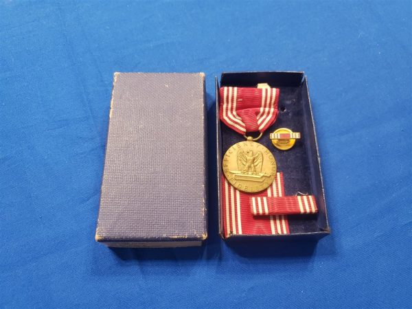 medal-good-conduct-box-1944 dated-complete-with-ribbon-and-lapel-pin-back-wwii-gc