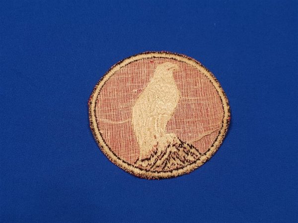 unknown-usmc-pacific-theater-flying-unit-patch-with-hawk-on-mountain-top-wwii-jacket