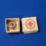 red-cross-lifesaving-pin-in-the-original-box-world-war-two-wwii-maker-marked-size