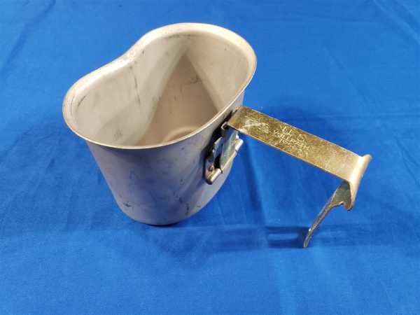 canteen-cup-unissued-1956-dated-m56-gear-first-year-bottom-inside