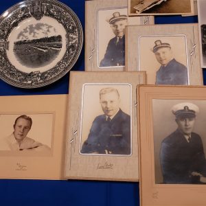 group-navy-wwii-emering-pilot-uss-essex-very-large-with-identification-paperwork-badges-bracelet-wings-photos