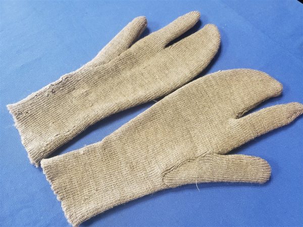 japanese-wool-gloves-wwii-with-trigger-finger-on-both