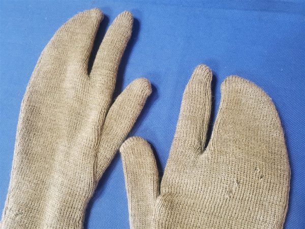 japanese-wool-gloves-wwii-with-trigger-finger-on-both