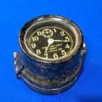 world-war-two-naval-deck-time-clock-seth-thomas-produced-in-bakelite-case-dated-41