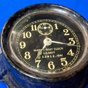 world-war-two-naval-deck-time-clock-seth-thomas-produced-in-bakelite-case-dated-41