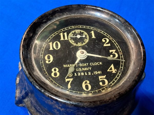 world-war-two-naval-deck-time-clock-seth-thomas-produced-in-bakelite-case-dated-41