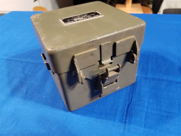 prc68-field-strength-meter-1961-dated-for-the-testing-of-radios-in-the-field-antenna