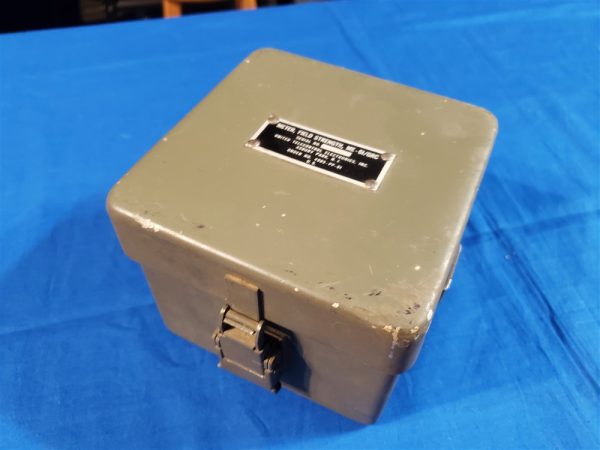 prc68-field-strength-meter-1961-dated-for-the-testing-of-radios-in-the-field-antenna