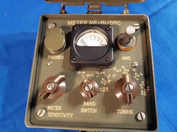 prc68-field-strength-meter-1961-dated-for-the-testing-of-radios-in-the-field-antenna