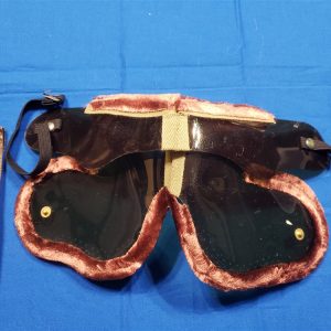 canadian-snow-goggles-in-the-original-wwii-carry-case-tinted-lens-open-pair