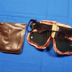 canadian-snow-goggles-in-the-original-wwii-carry-case-tinted-lens-open-pair