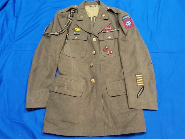 tunic-82nd-division-456th-pfab-no-identification-full-ribbons-and-insignia-wwii