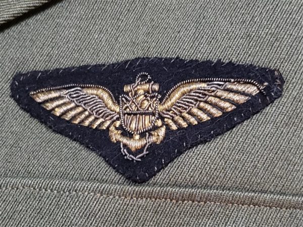 uniform-navy-greens-pilot-with-wings-named-wray-wwii-mothed-but-great-set-wings