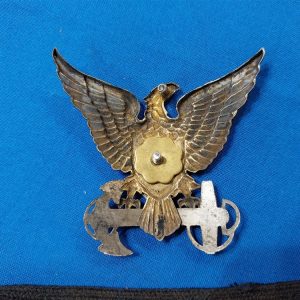 coast-visor-uscg-insignia-world-war-two-sterling-with-gold-and-mohair-insignia