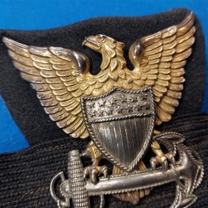 visor-uscg-insignia-world-war-two-sterling-with-gold-and-mohair