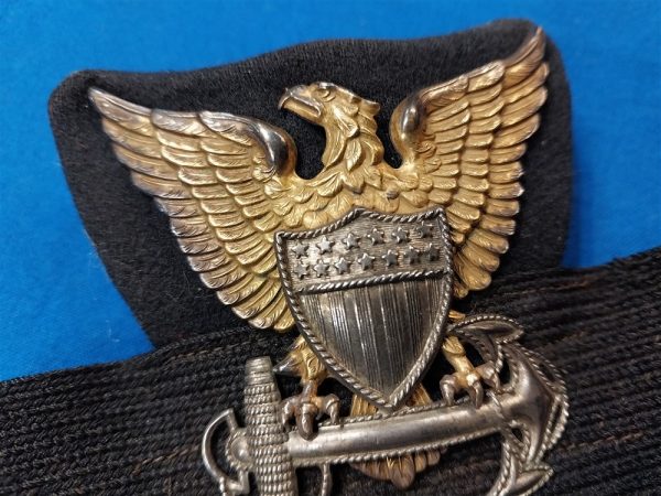 visor-uscg-insignia-world-war-two-sterling-with-gold-and-mohair