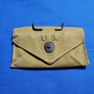 first-aid-pouch-wwii-1942-aavb-mint-unissued-with-early-full-company-name-snap-flap