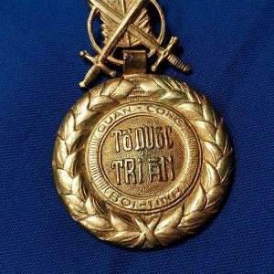 nva-vn-merit-medal-theater-made-issue-troops-ribbon-back-front-1960s