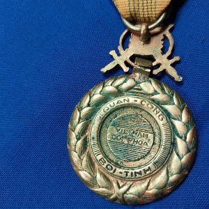 nva-vn-merit-medal-theater-made-issue-troops-ribbon-back-front-ribon