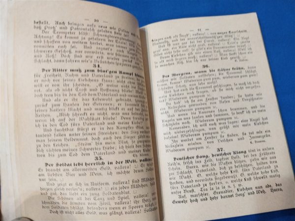 military-german-paperback-with-lots-of-history.