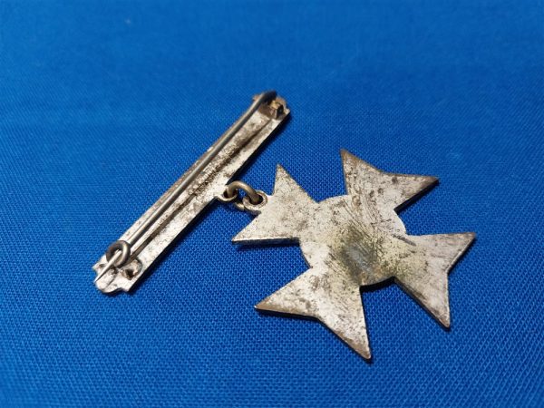 badge-world-war-one-sharpshooter-rifle-award-made-by-j-r-gaunt-original-pin-