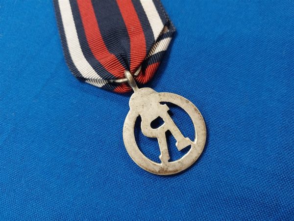 queen-alexandria-nursing-reserve-medal-british-world-war-two-issue-with-ribbon.