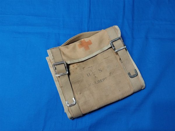 case-for-world-war-one-medical-doctor-for-restoring-breathing-to-wounded-in-battlefield-aspiration-eagle-snap-buttons