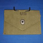 pouch-used-in-vietnam-for-the-lensatic-compass-early-pattern-dated-1962-unissued